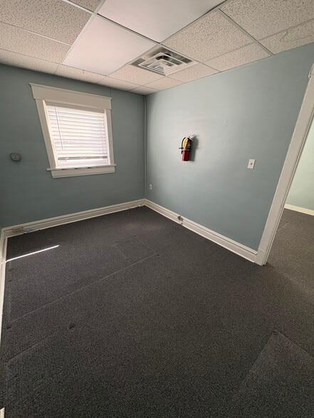 More Photos Of 5121 Main St, Downers Grove Storefront Retail Office For Lease