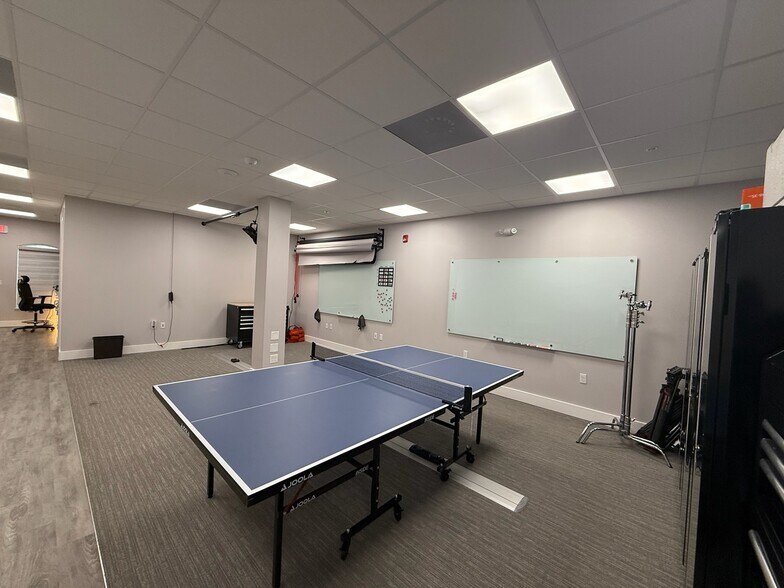 More Photos Of 2856-2868 University Pky, Sarasota Medical For Lease