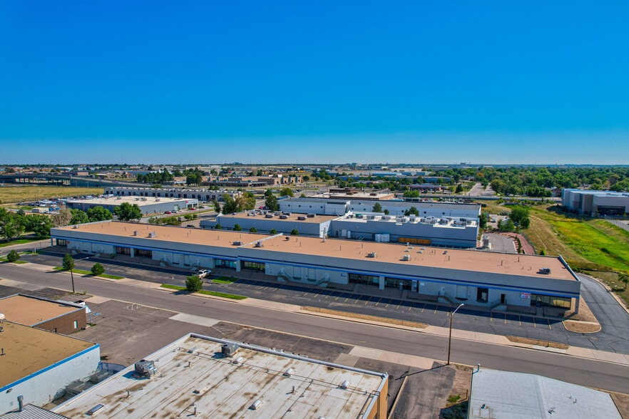 More Photos Of 3250 Oakland St, Aurora Warehouse For Lease