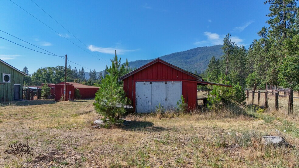 More Photos Of 5331 Easy St, Yreka General Retail For Sale