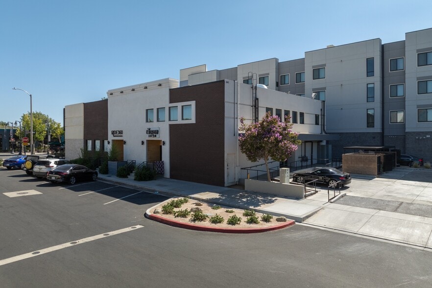 Primary Photo Of 843 W Lancaster Blvd, Lancaster Bank For Lease
