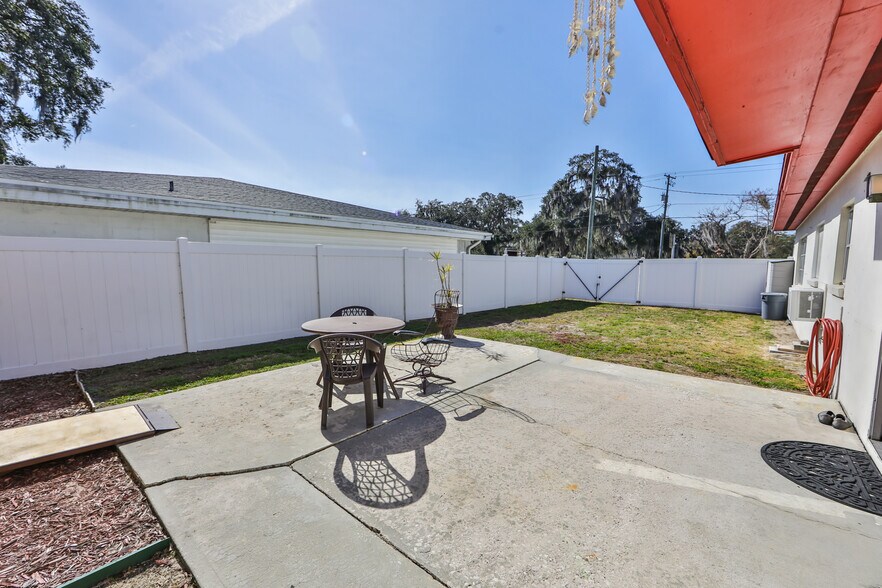 More Photos Of 101 Emily Ln, Brandon Office Residential For Lease