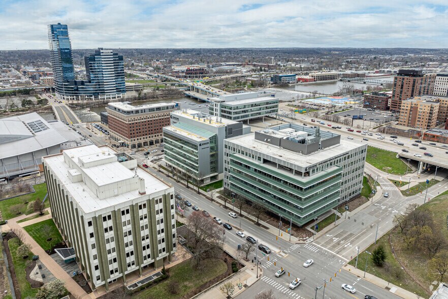More Photos Of 109 Michigan St NW, Grand Rapids Medical For Lease