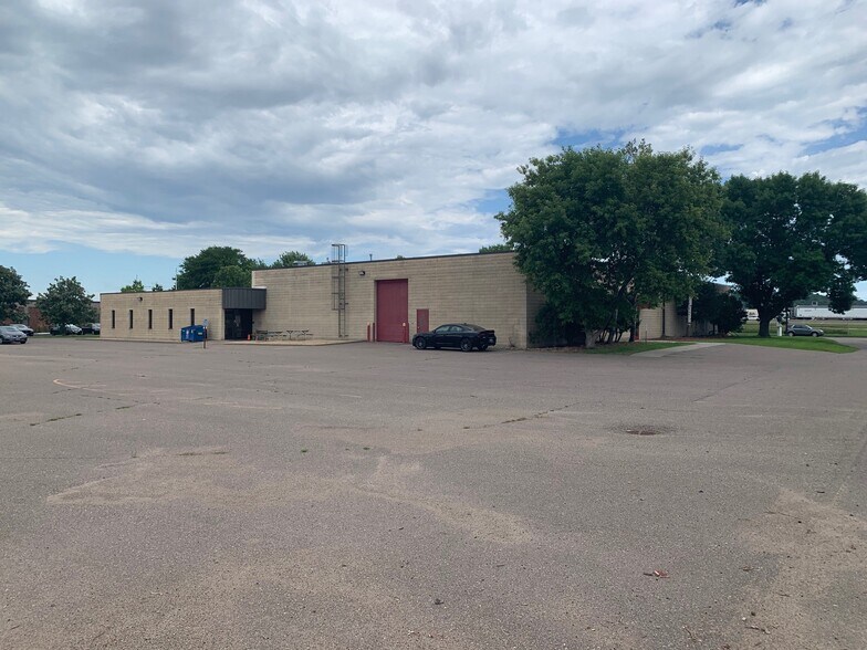 More Photos Of 273 Lafayette Frontage Rd W, Saint Paul Light Distribution For Lease