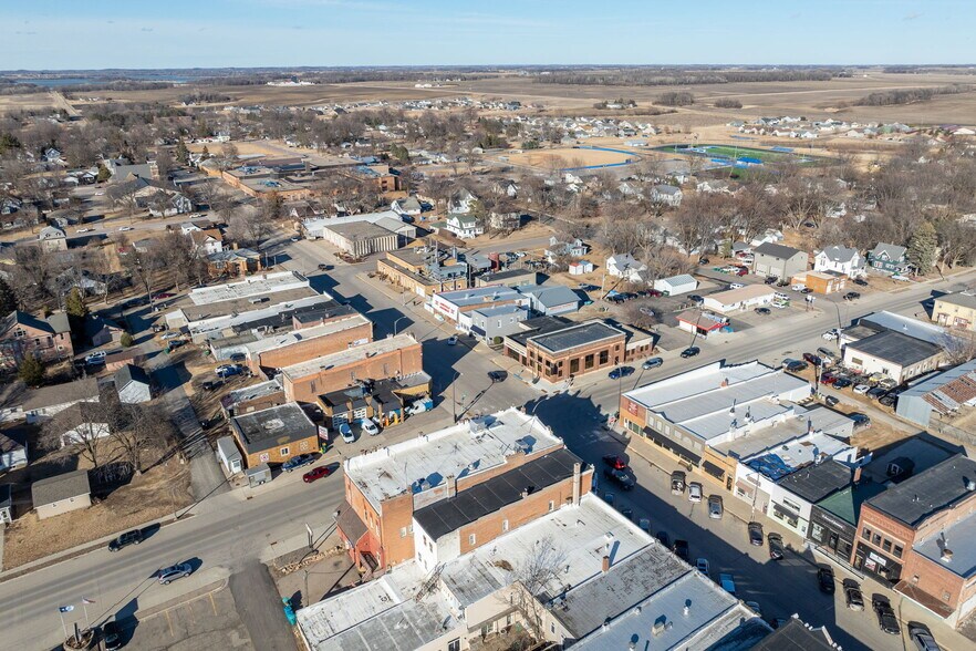 More Photos Of 138 N Main St, Janesville Storefront Retail Residential For Sale