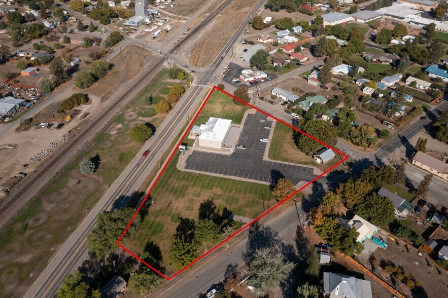 More Photos Of 200 W Railroad Ave, Plains Medical For Sale