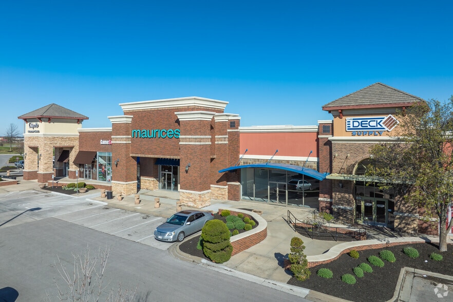 More Photos Of 8600-8660 N Boardwalk Ave, Kansas City Storefront For Lease