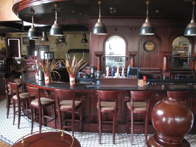 More Photos Of 1340 Village West Pky, Kansas City Restaurant For Lease