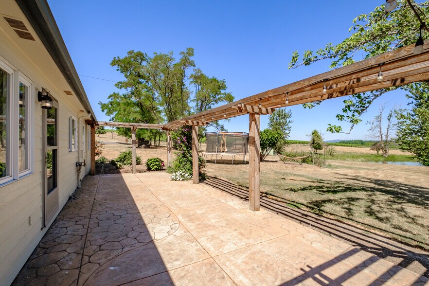 More Photos Of 10845 Brateng Rd, Monmouth Winery Vineyard For Sale