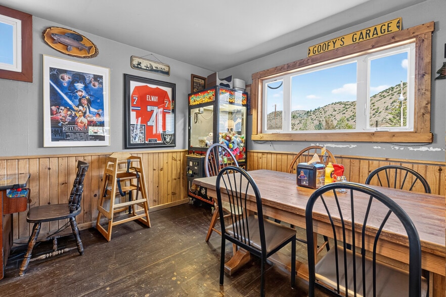 More Photos Of 146 1st Ave, Parshall Bar For Sale