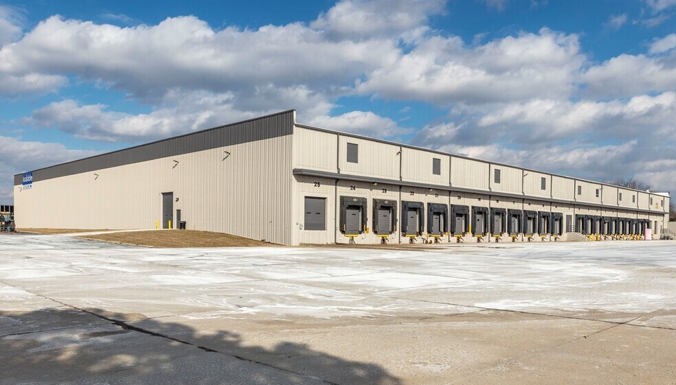 More Photos Of 6812 Corporate Dr, Indianapolis Warehouse For Lease