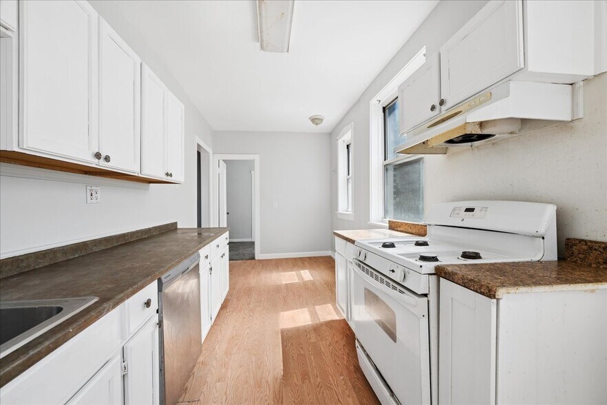 More Photos Of 4530 King Dr, Chicago Apartments For Sale