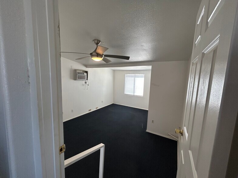 More Photos Of 1482 6th St, Coachella Office For Lease