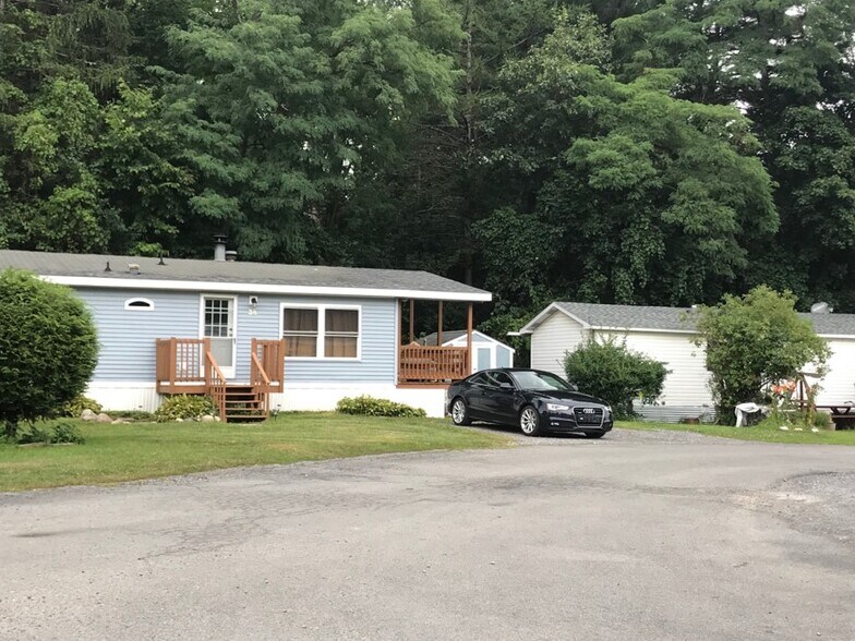 More Photos Of 413 Saratoga Rd, Schenectady Manufactured Housing Mobile Home Park For Sale