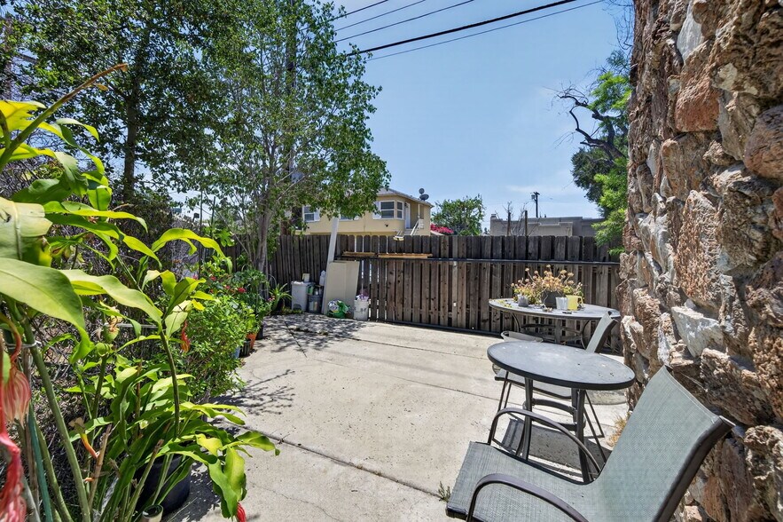 More Photos Of 1459 Stanley Ave, Glendale Apartments For Sale
