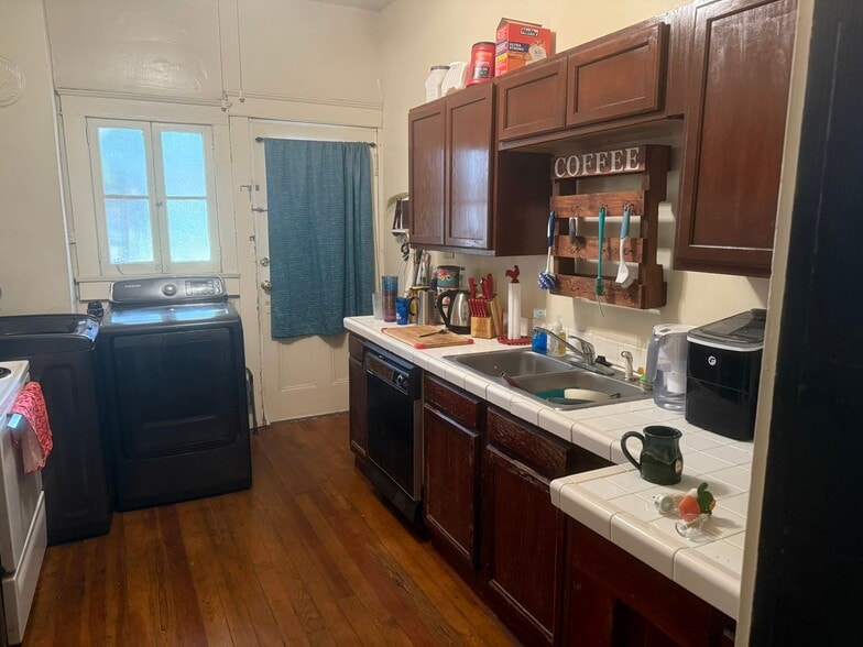 More Photos Of 903 Luttrell St, Knoxville Apartments For Sale