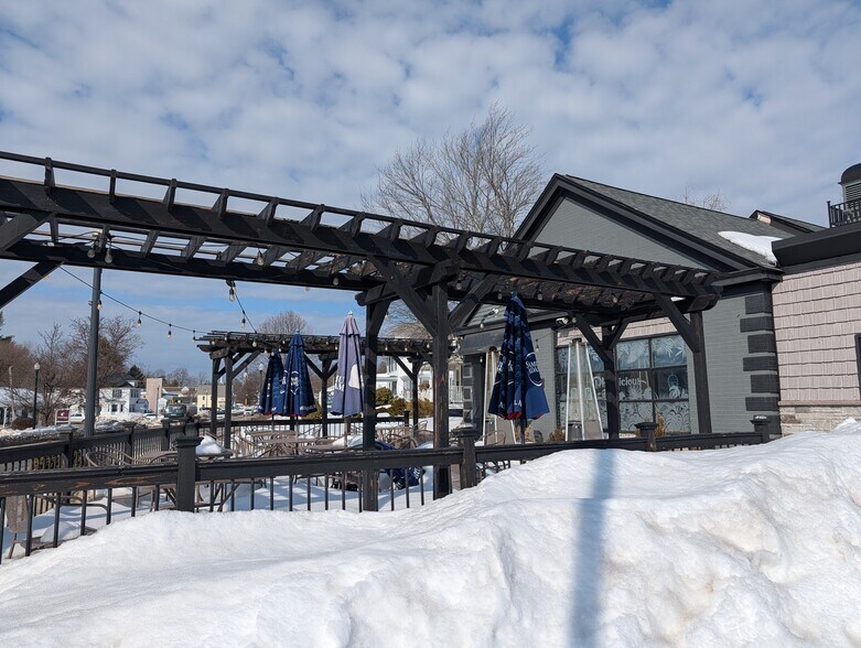 More Photos Of 1062 Main St, Holden Restaurant For Sale