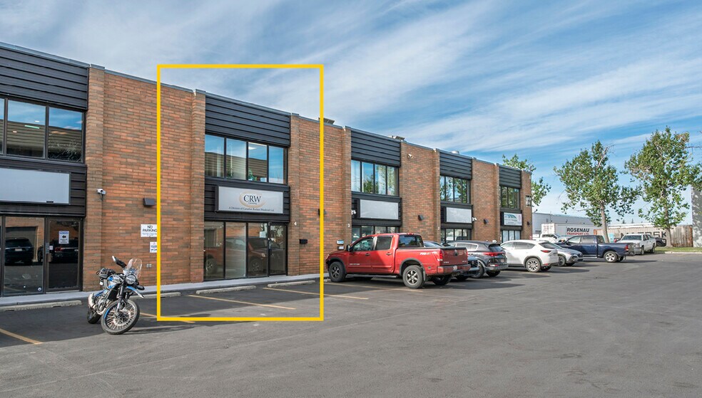 More Photos Of 1916A 30 Av NE, Calgary Light Distribution For Sale