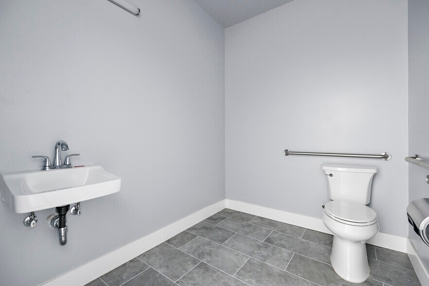 More Photos Of 2220 Winchester Blvd, Campbell Storefront Retail Office For Sale