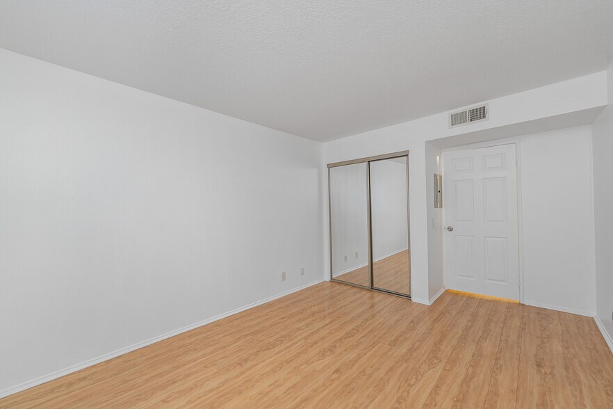 More Photos Of 4434 Fulton Ave, Sherman Oaks Apartments For Sale