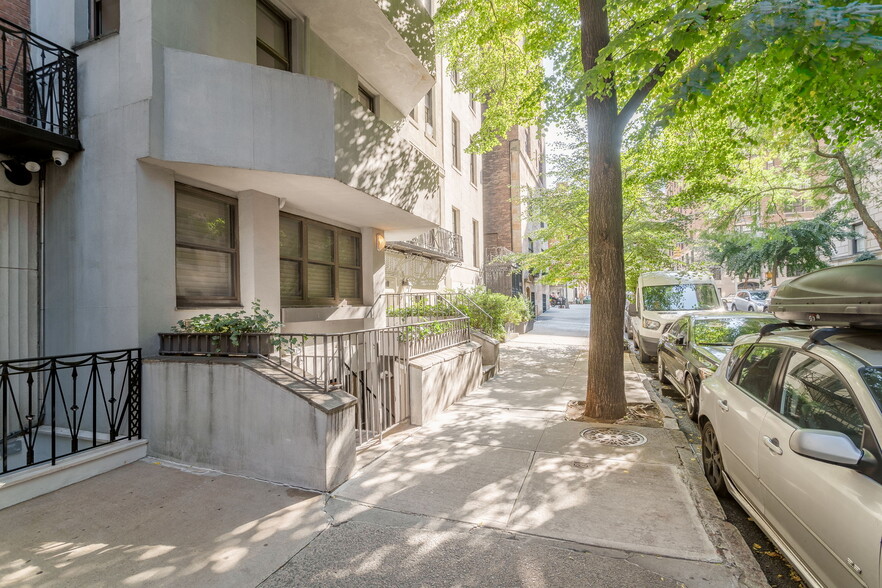 Primary Photo Of 57 E 75th St, New York Apartments For Lease