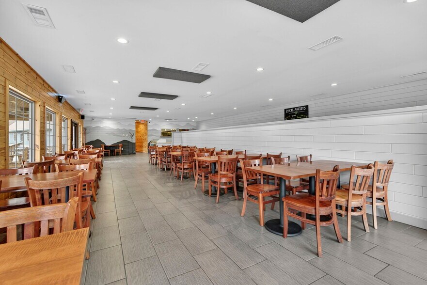 More Photos Of 11669 Lee Hwy, Sperryville Restaurant For Sale