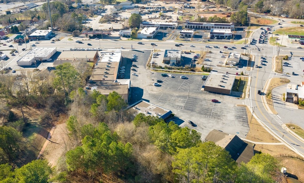 More Photos Of 365-409 Fayette Pl, Fayetteville General Retail For Lease