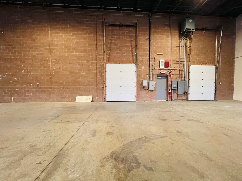 More Photos Of 190-200 Pleasant St, Rockland Manufacturing For Lease