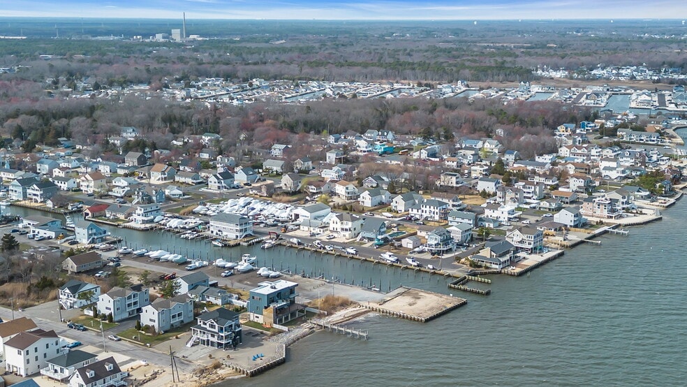 More Photos Of 101 Baltic Ave, Waretown Marina For Sale