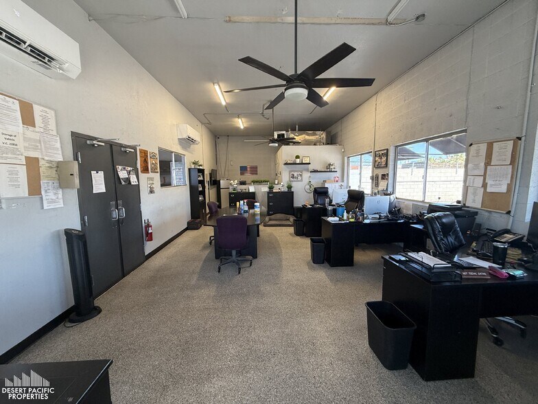 More Photos Of 74883 Velie Way, Palm Desert Service For Lease