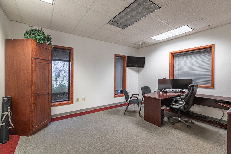 More Photos Of 2120 Hauser St, La Crosse Warehouse For Sale