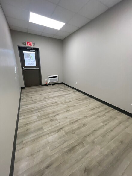 More Photos Of 1800 W Tecumseh Rd, Norman Warehouse For Lease