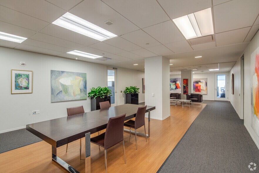 More Photos Of 2101 L St NW, Washington Office For Sale
