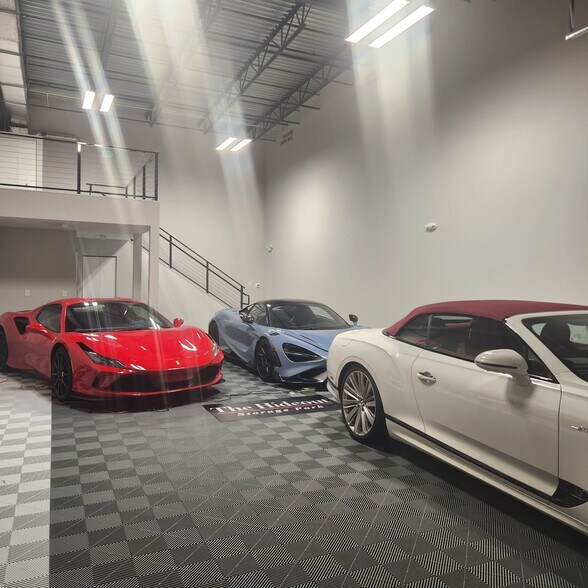 More Photos Of 195 Basik Dr, Naples Warehouse For Sale