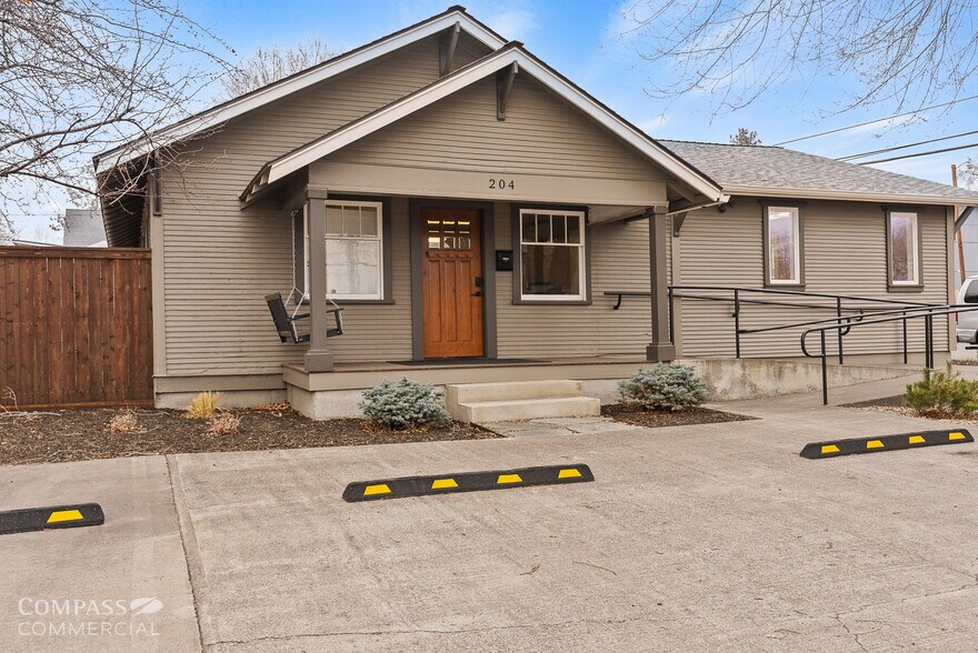 More Photos Of 204 NE 4th St, Bend Office For Sale