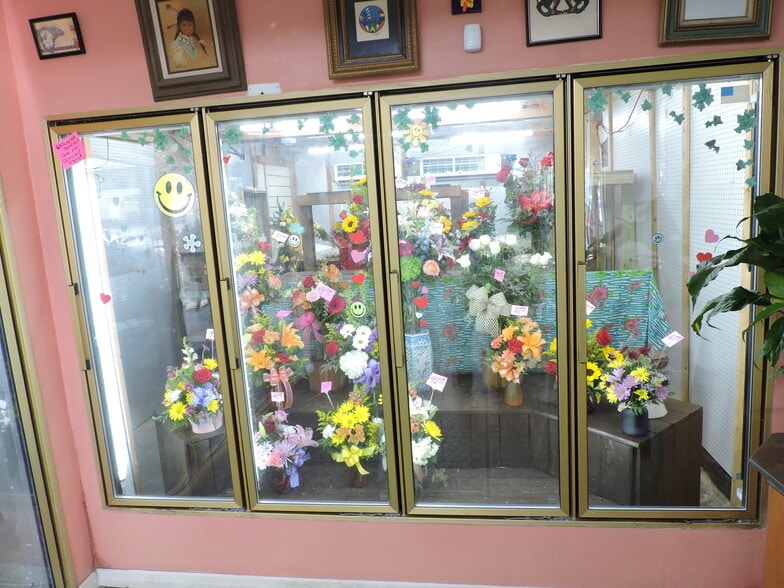 More Photos Of 2504 Main St, Jacksonville Freestanding For Sale