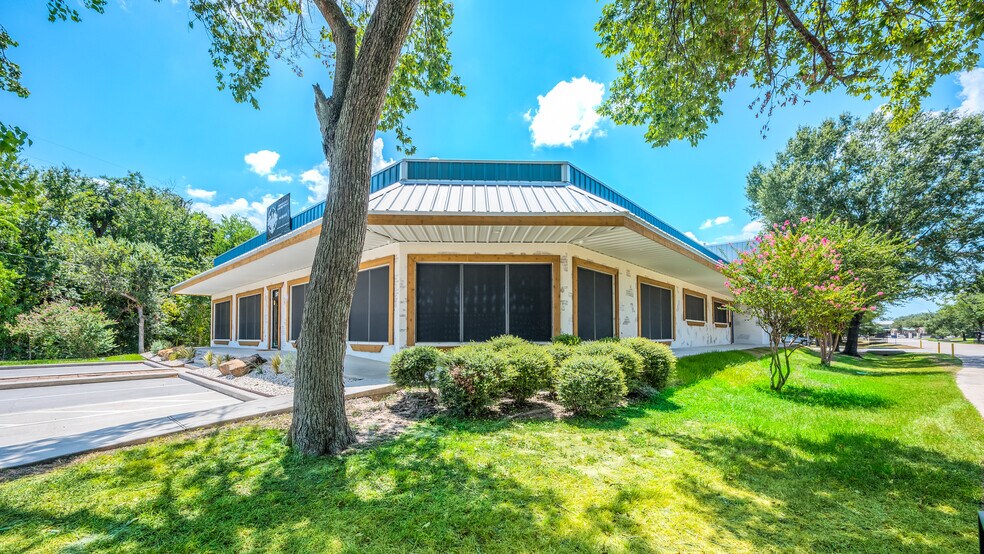 More Photos Of 21755 N I-45 Fwy, Spring Flex For Sale