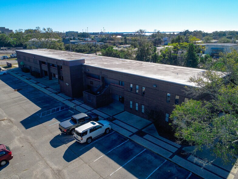 More Photos Of 1 S A St, Pensacola Office For Lease