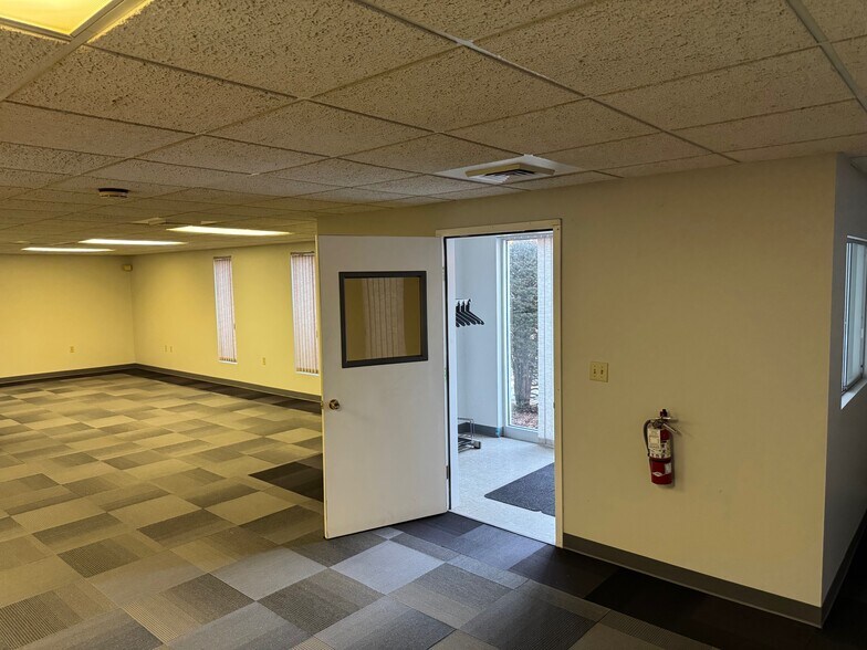 More Photos Of 31B Town Forest Rd, Oxford Warehouse For Lease