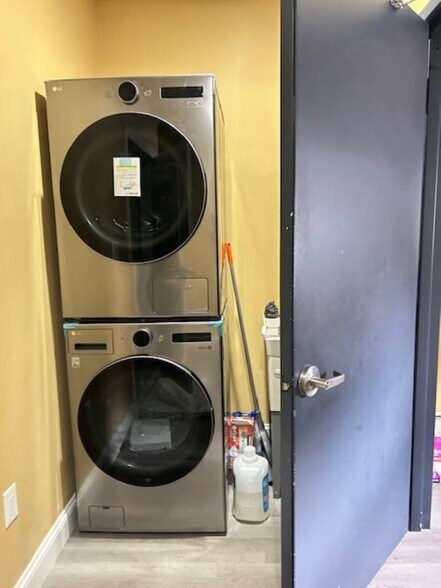 More Photos Of 1460-1462 Nepperhan Ave, Yonkers Storefront Retail Residential For Lease