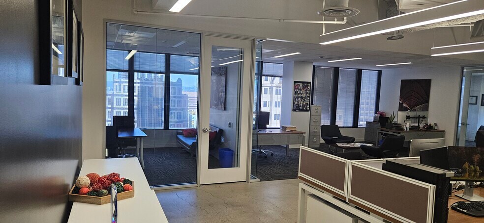More Photos Of 700 S Flower St, Los Angeles Office For Lease