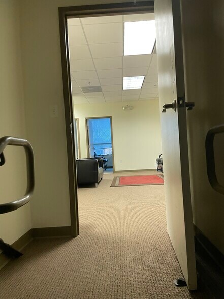 More Photos Of 43760 Trade Center Pl, Sterling Light Distribution For Lease