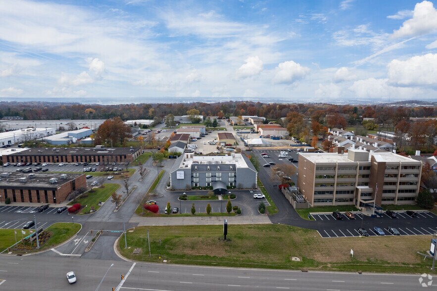 More Photos Of 11349 Reed Hartman Hwy, Cincinnati Hotel For Sale