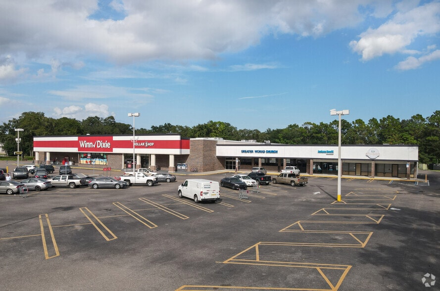 More Photos Of 12215-12333 Sago Ave W, Jacksonville Storefront For Lease