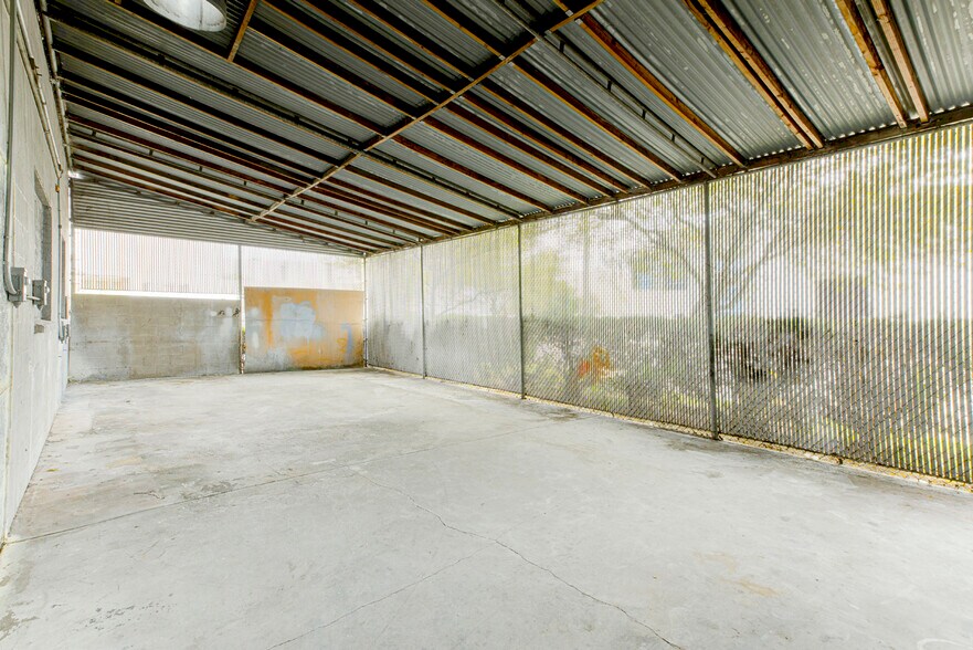 More Photos Of 9110 Dice Rd, Santa Fe Springs Warehouse For Sale