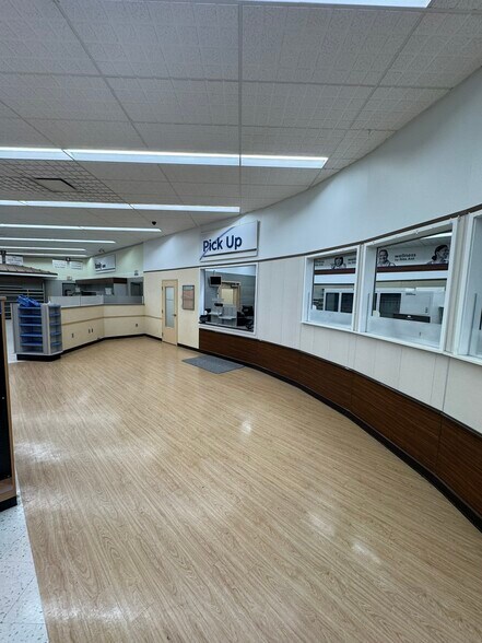 More Photos Of 1664 W Grand River Ave, Okemos Freestanding For Lease