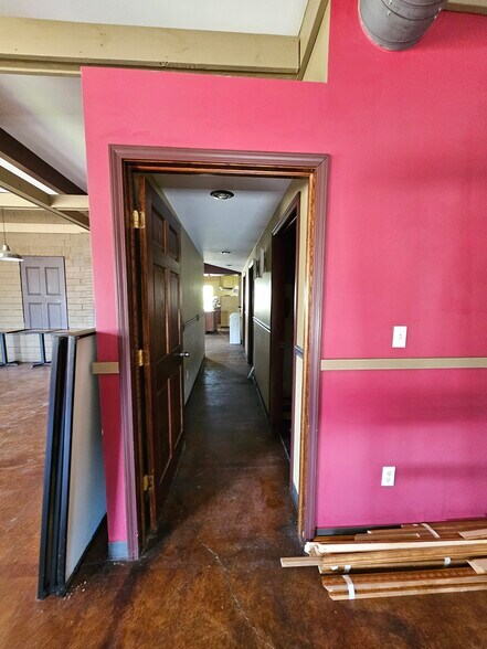 More Photos Of 305 S Mable St, Pinconning Restaurant For Sale