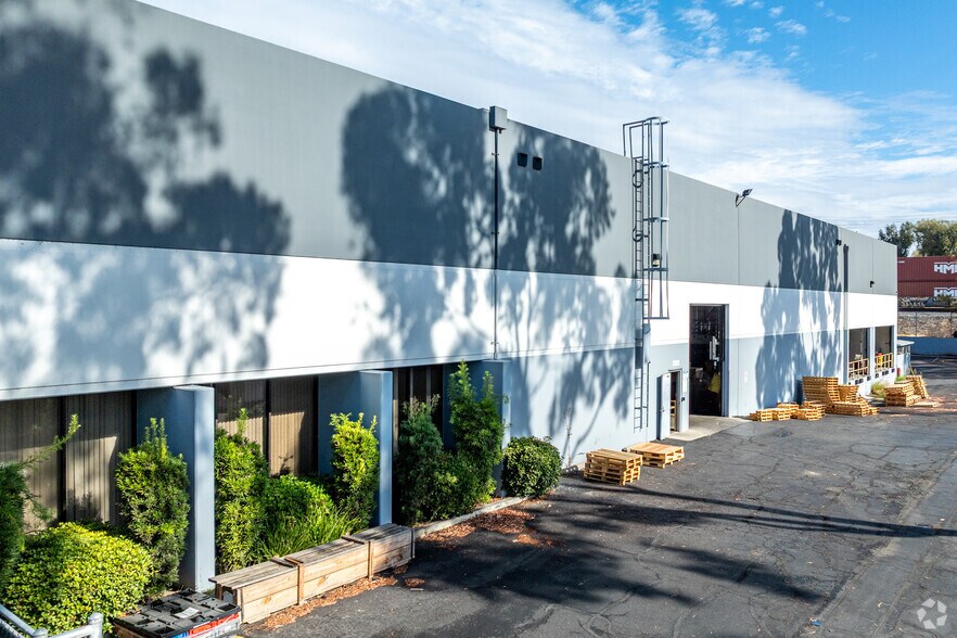 More Photos Of 14027-14087 Borate St, Santa Fe Springs Manufacturing For Lease