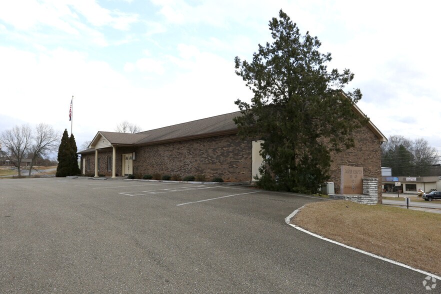 More Photos Of 540 N Main St, Jasper Storefront Retail Office For Lease