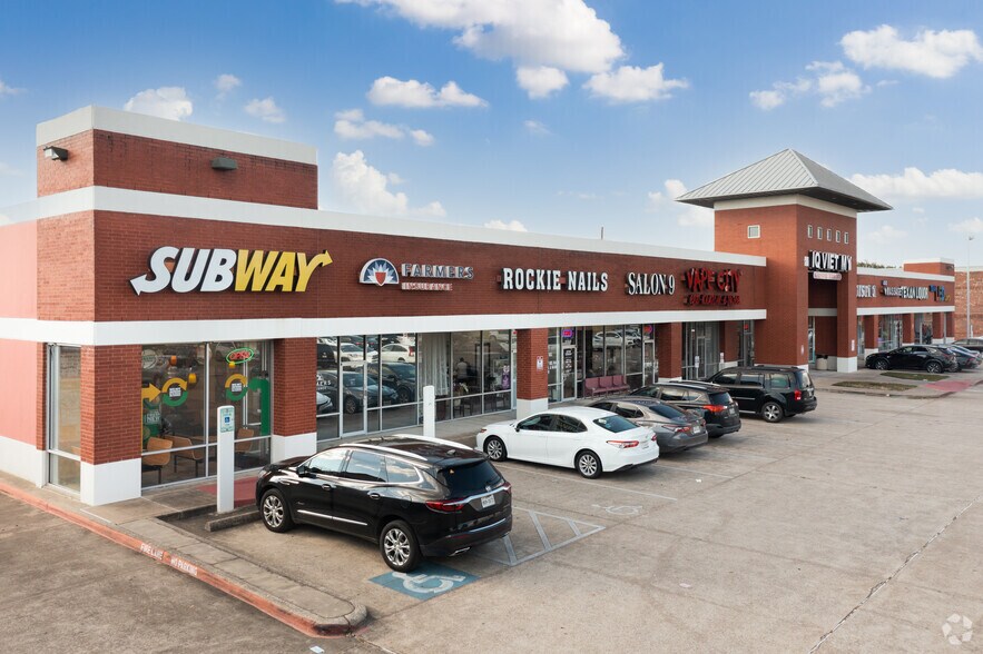 Primary Photo Of 10140-10144 S Hwy 6, Sugar Land Unknown For Lease